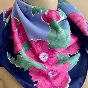 VERA floral scarf